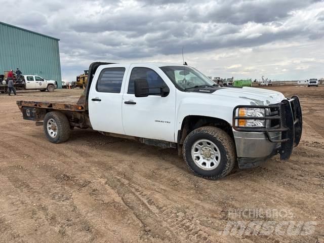 Chevrolet 3500 平板式/側卸式卡車