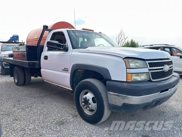 Chevrolet 3500 平板式/側卸式卡車