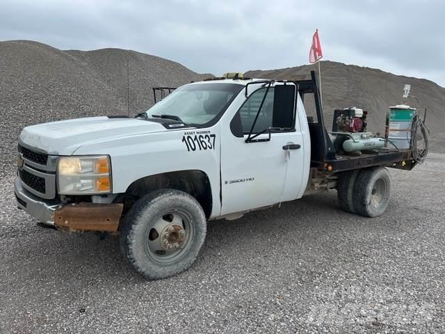 Chevrolet 3500 平板式/側卸式卡車
