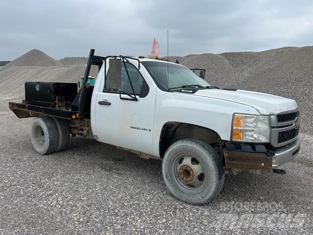 Chevrolet 3500 平板式/側卸式卡車