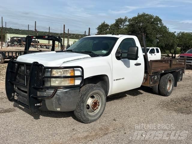 Chevrolet 3500 平板式/側卸式卡車