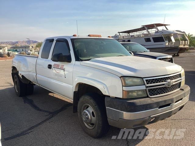 Chevrolet 3500 皮卡.傳統半斗卡車/側卸板