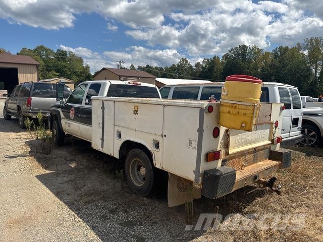 Chevrolet 3500 皮卡.傳統半斗卡車/側卸板