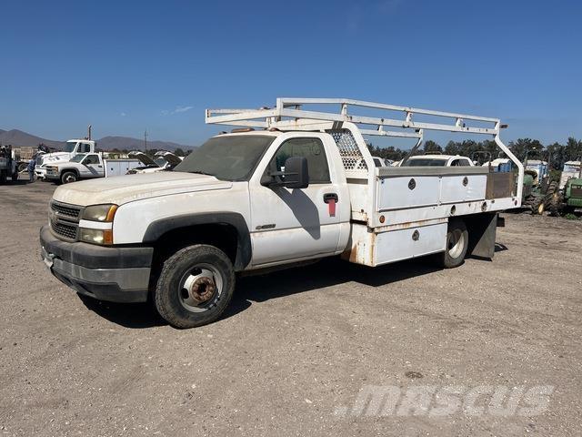 Chevrolet 3500 平板式/側卸式卡車