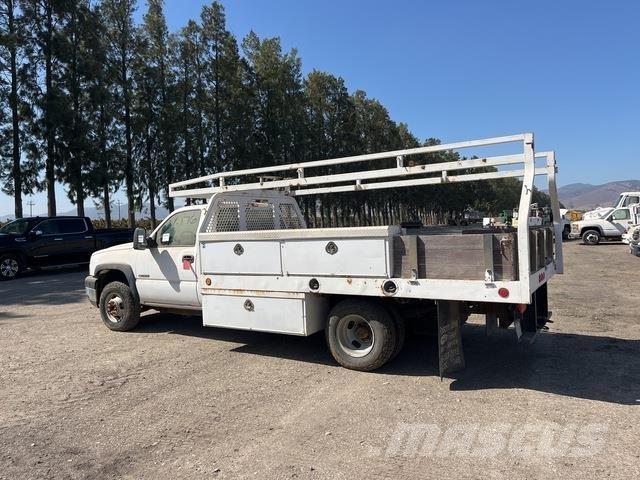 Chevrolet 3500 平板式/側卸式卡車