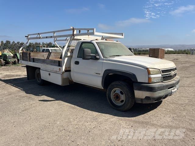 Chevrolet 3500 平板式/側卸式卡車