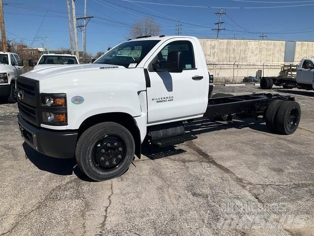 Chevrolet 5500 駕駛室與內部