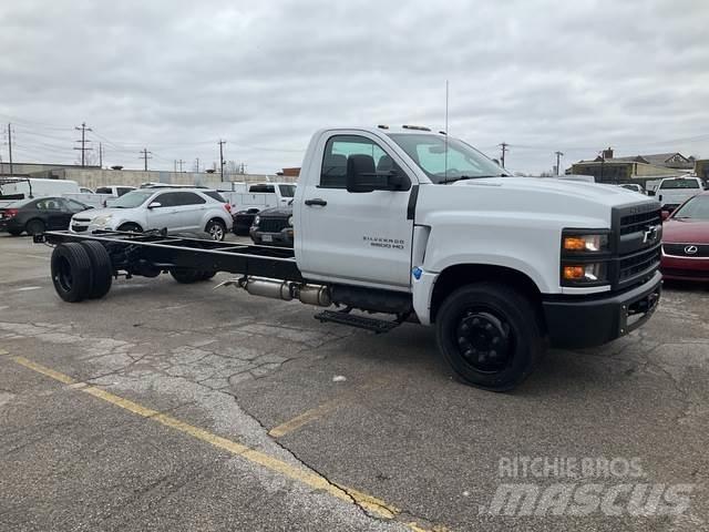 Chevrolet 5500 駕駛室與內部