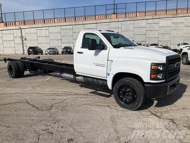 Chevrolet 5500 駕駛室與內部