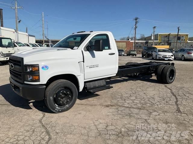 Chevrolet 5500 駕駛室與內部