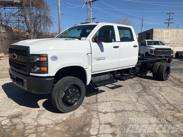 Chevrolet 5500 駕駛室與內部