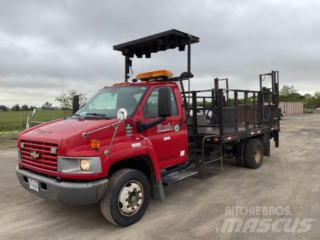 Chevrolet 5500 平板式/側卸式卡車