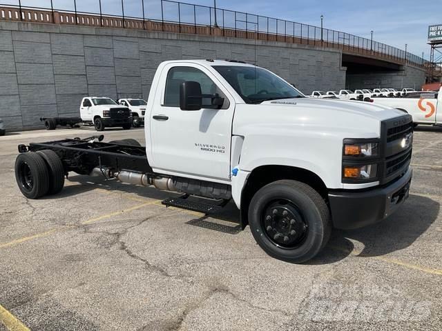 Chevrolet 6500 駕駛室與內部