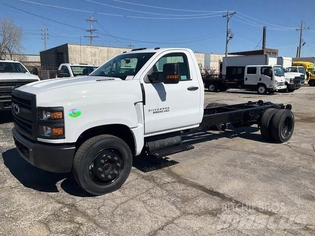 Chevrolet 6500 駕駛室與內部