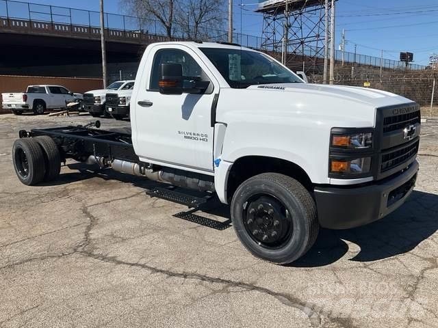 Chevrolet 6500 駕駛室與內部