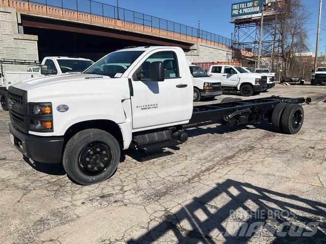 Chevrolet 6500 駕駛室與內部