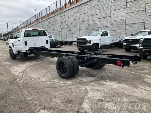 Chevrolet 6500 駕駛室與內部