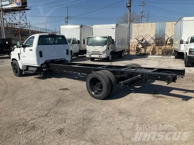 Chevrolet 6500 駕駛室與內部