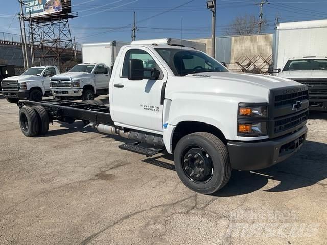 Chevrolet 6500 駕駛室與內部