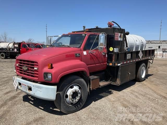 Chevrolet 7500 平板式/側卸式卡車