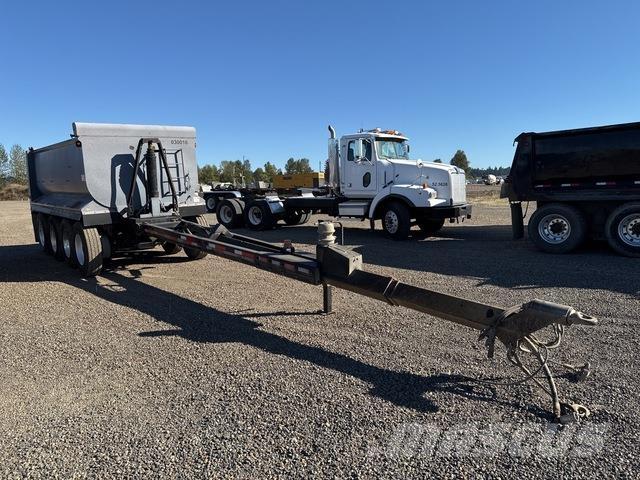  Clough 傾卸式拖車