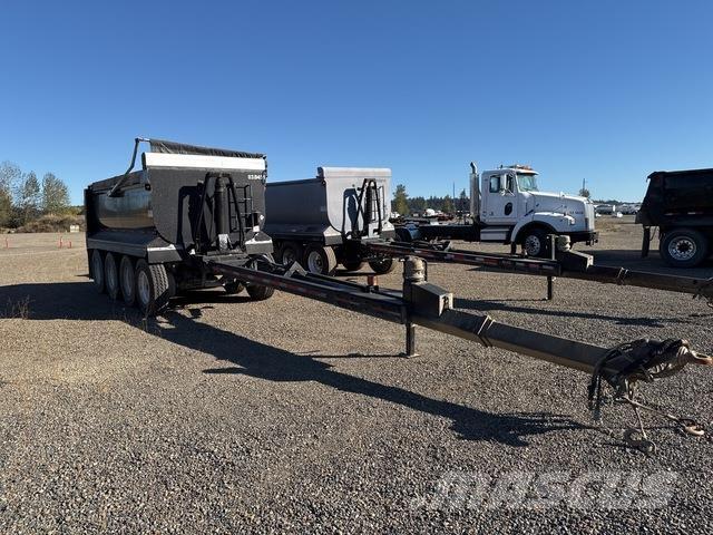  Clough 傾卸式拖車