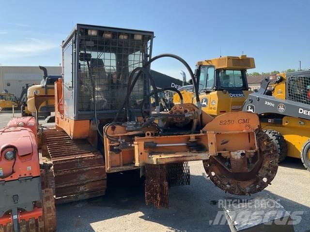 CMI 250 林業覆蓋機