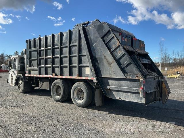  Crane Carrier 垃圾車