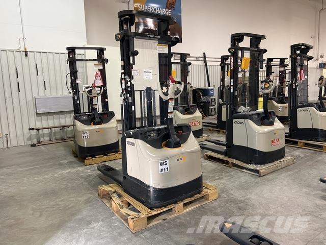 Crown ES 4000 自走式堆積機