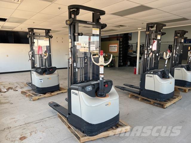 Crown ES 4000 自走式堆積機