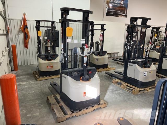 Crown ES 4000 自走式堆積機