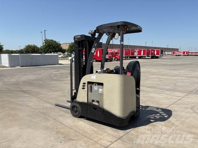 Crown RC5500 電動堆高機