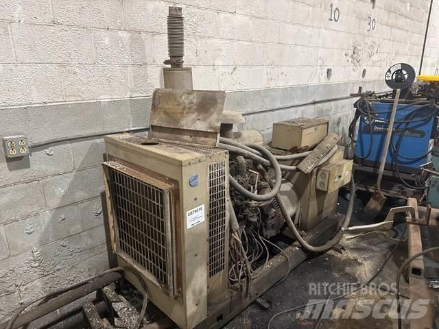 Cummins  柴油發電機