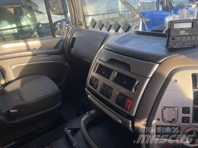 DAF XF105 商用底盤車