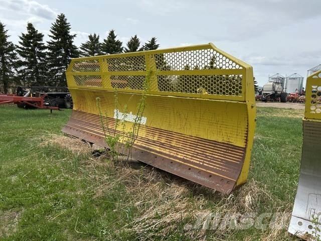 Degelman 6900 輪式推土機