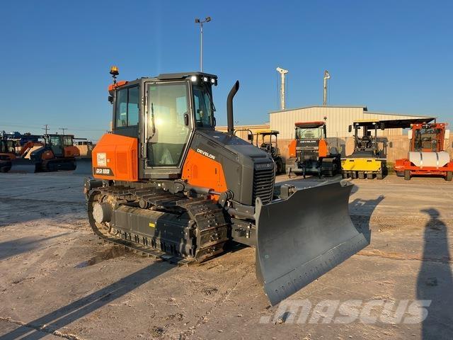 Develon DD100 履帶推土機