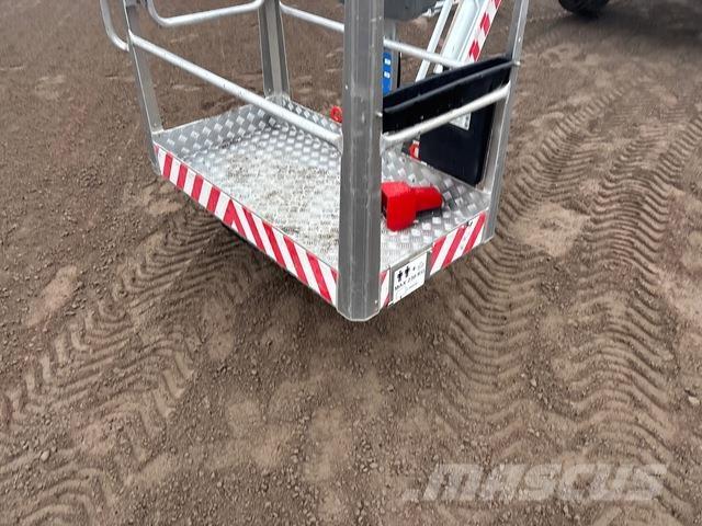 Dino 220RXT 曲臂高空作業車