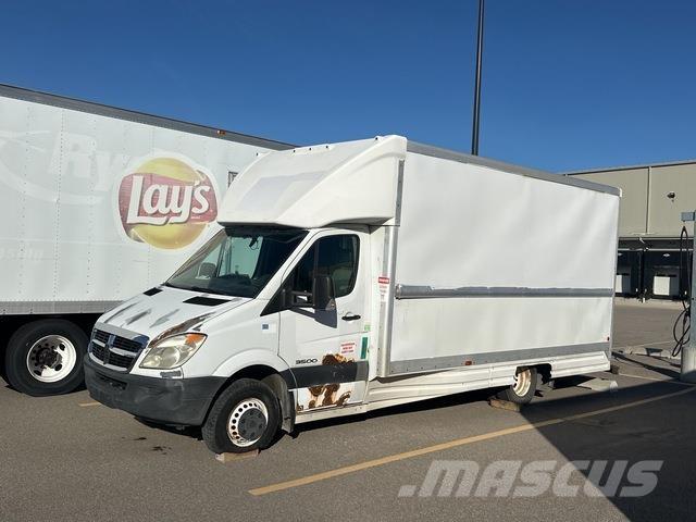 Dodge 3500 貨箱式卡車