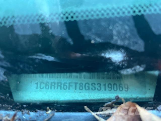 Dodge Ram 皮卡.傳統半斗卡車/側卸板