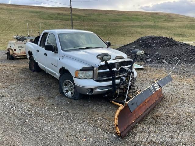 Dodge Ram 1500 刮雪板和犁
