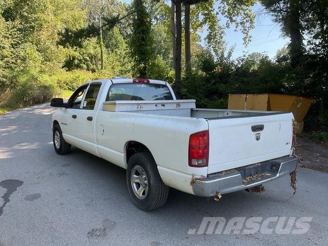 Dodge Ram 1500 皮卡.傳統半斗卡車/側卸板