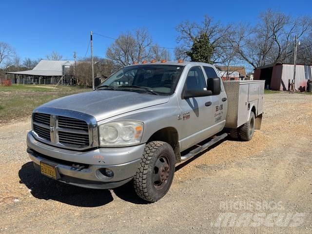 Dodge Ram 3500 皮卡.傳統半斗卡車/側卸板