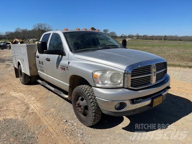 Dodge Ram 3500 皮卡.傳統半斗卡車/側卸板