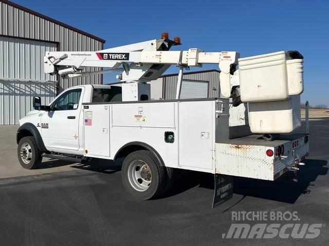 Dodge Ram 5500 卡車裝載高空作業車