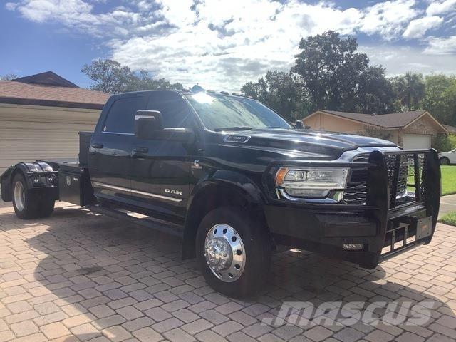 Dodge Ram 5500 鉸接式起吊車
