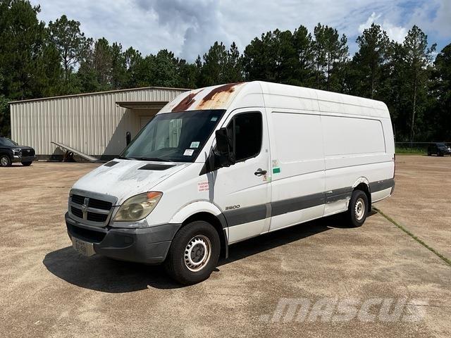 Dodge Sprinter 廂式貨物運輸車