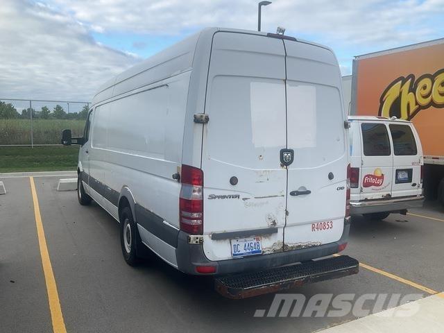 Dodge Sprinter 廂式貨物運輸車