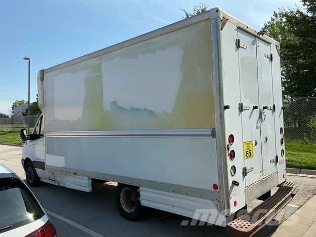 Dodge Sprinter 廂式貨物運輸車