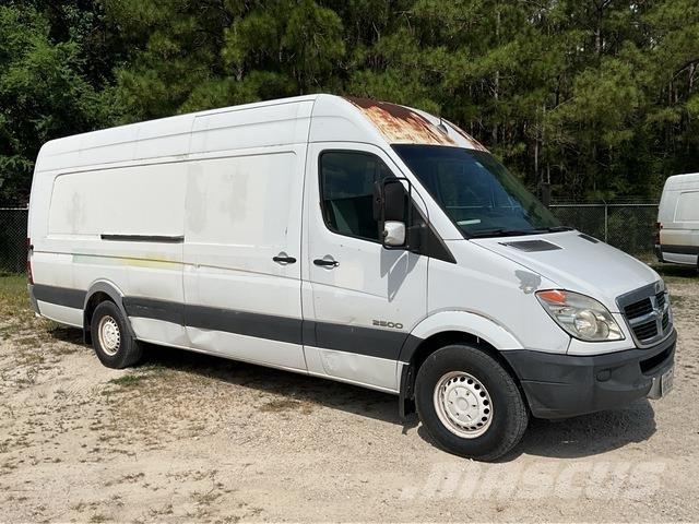 Dodge Sprinter 廂式貨物運輸車