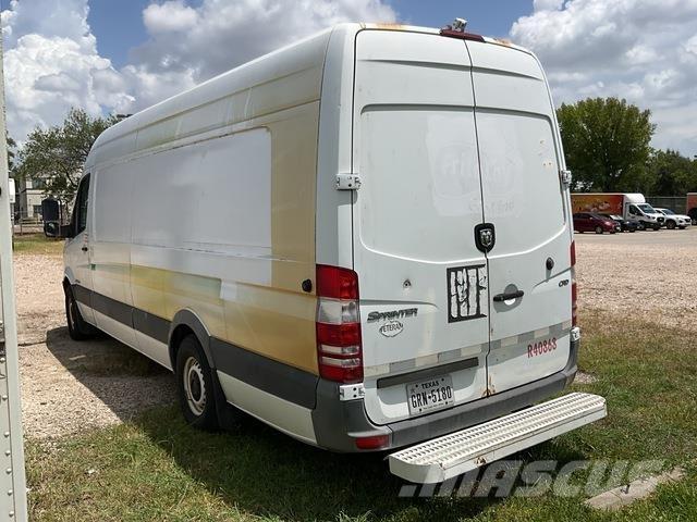 Dodge Sprinter 廂式貨物運輸車